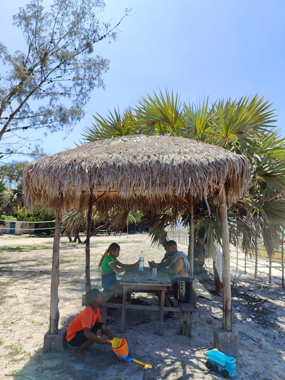 Kiosque de plage à louer, hotel Antsanitia