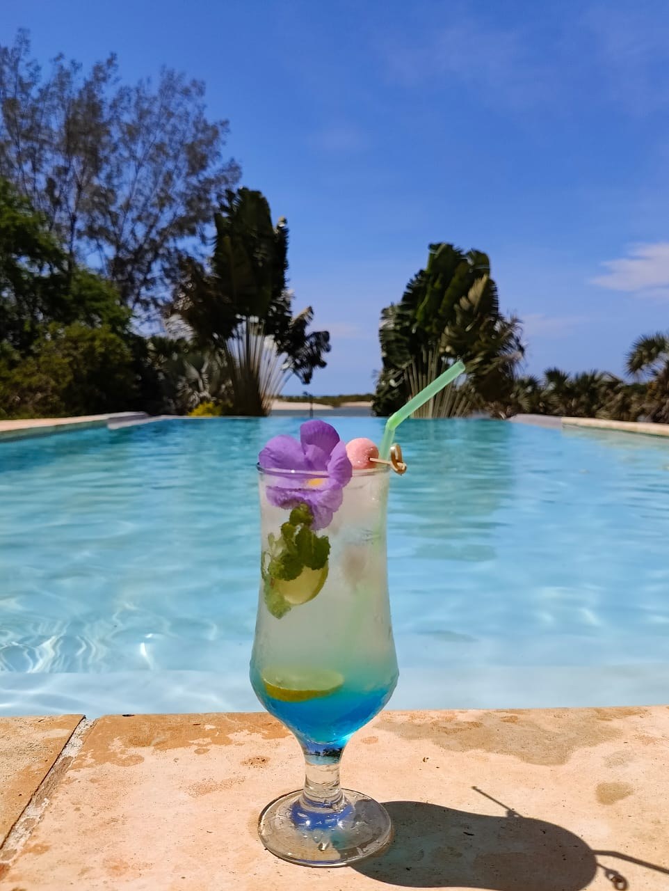 Piscine au coucher du soleil, hotel