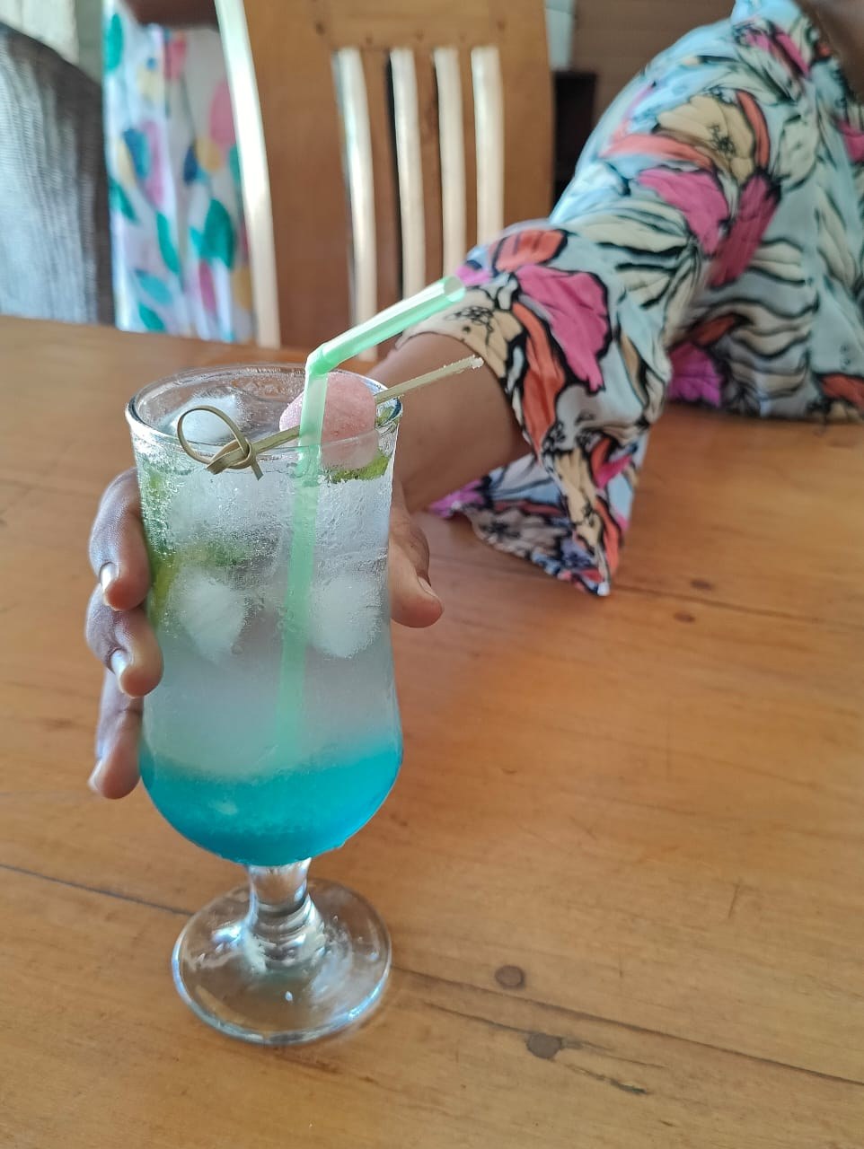 Cocktail face aux pirogues, ambiance hotel